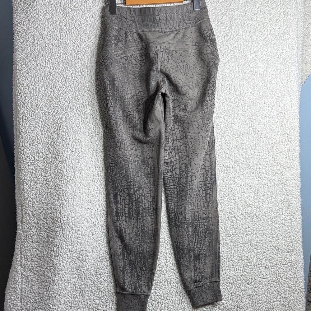 Lululemon Warm Down Jogger Thread Dye Rover Brown Black Size 4 - Picture 11 of 11